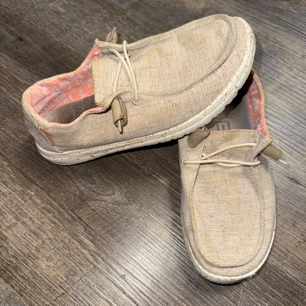 Hey Dude Wendy Chambray White Nut Tan Floral‎ Slip On Loafers Shoes Womens 6